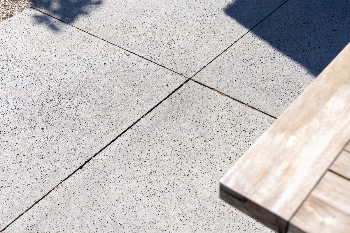 Voegdetail grootformaat keramiek